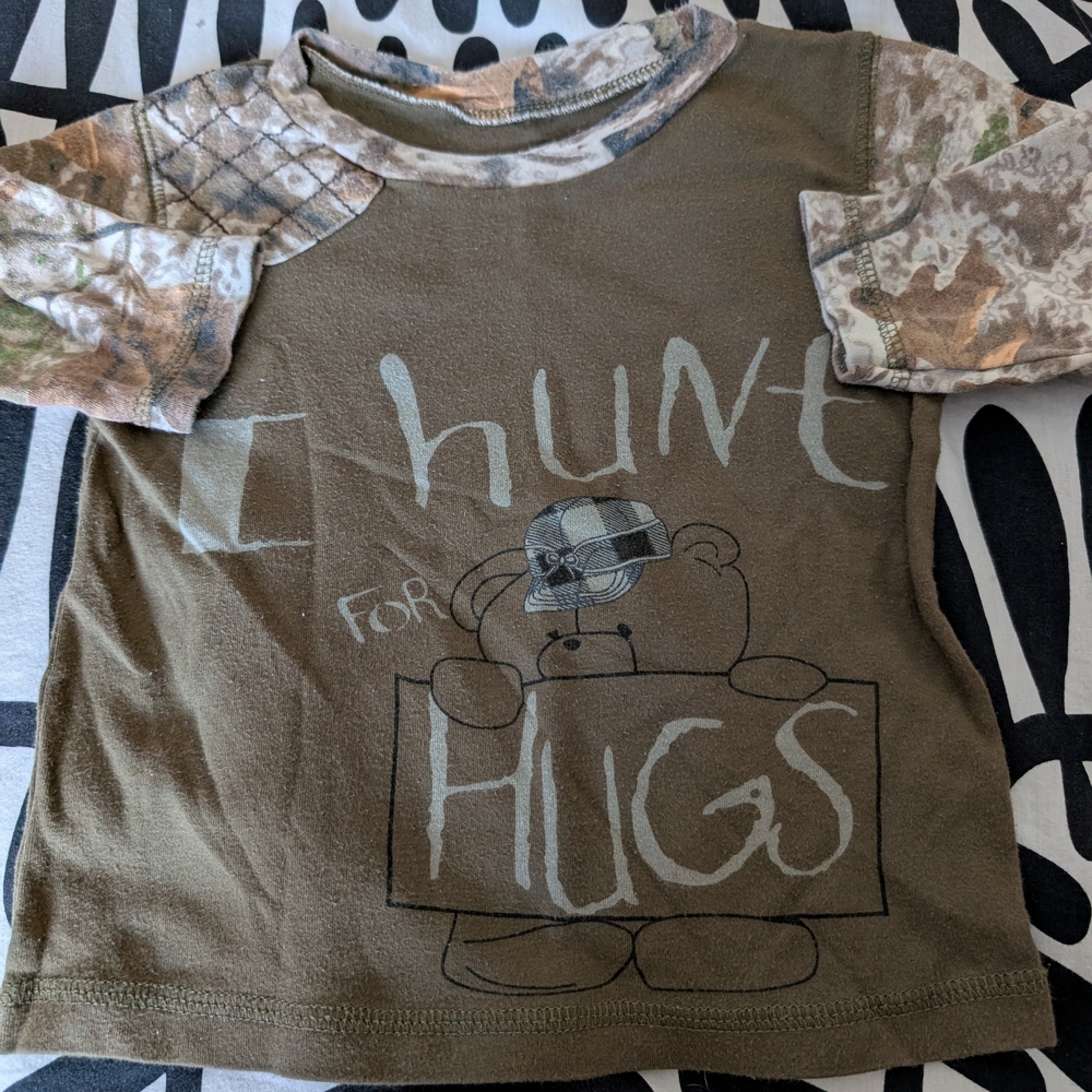 Kids Camouflage 'I Hunt for Hugs' Shirt